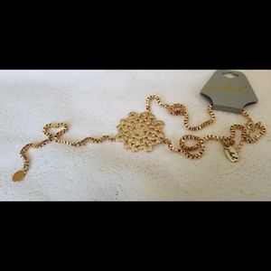 3/$25 Gold low dangle necklace w/ filligree detail
